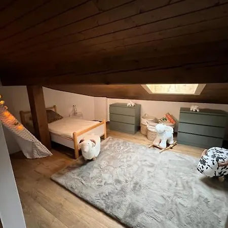 Megeve, Piscine Et Aires De Jeux Enfants Megève